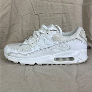 Nike women’s air max 90 size 9